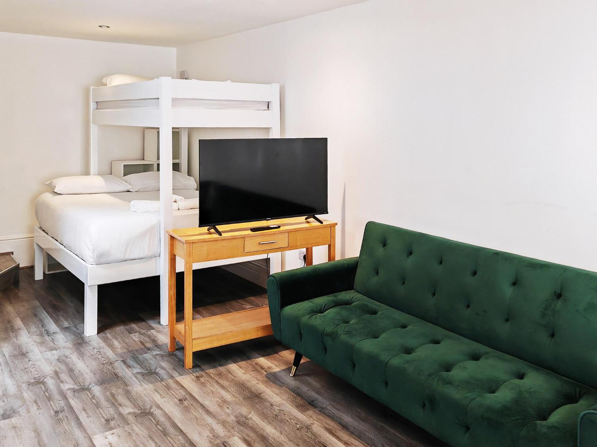 Reef Hotel