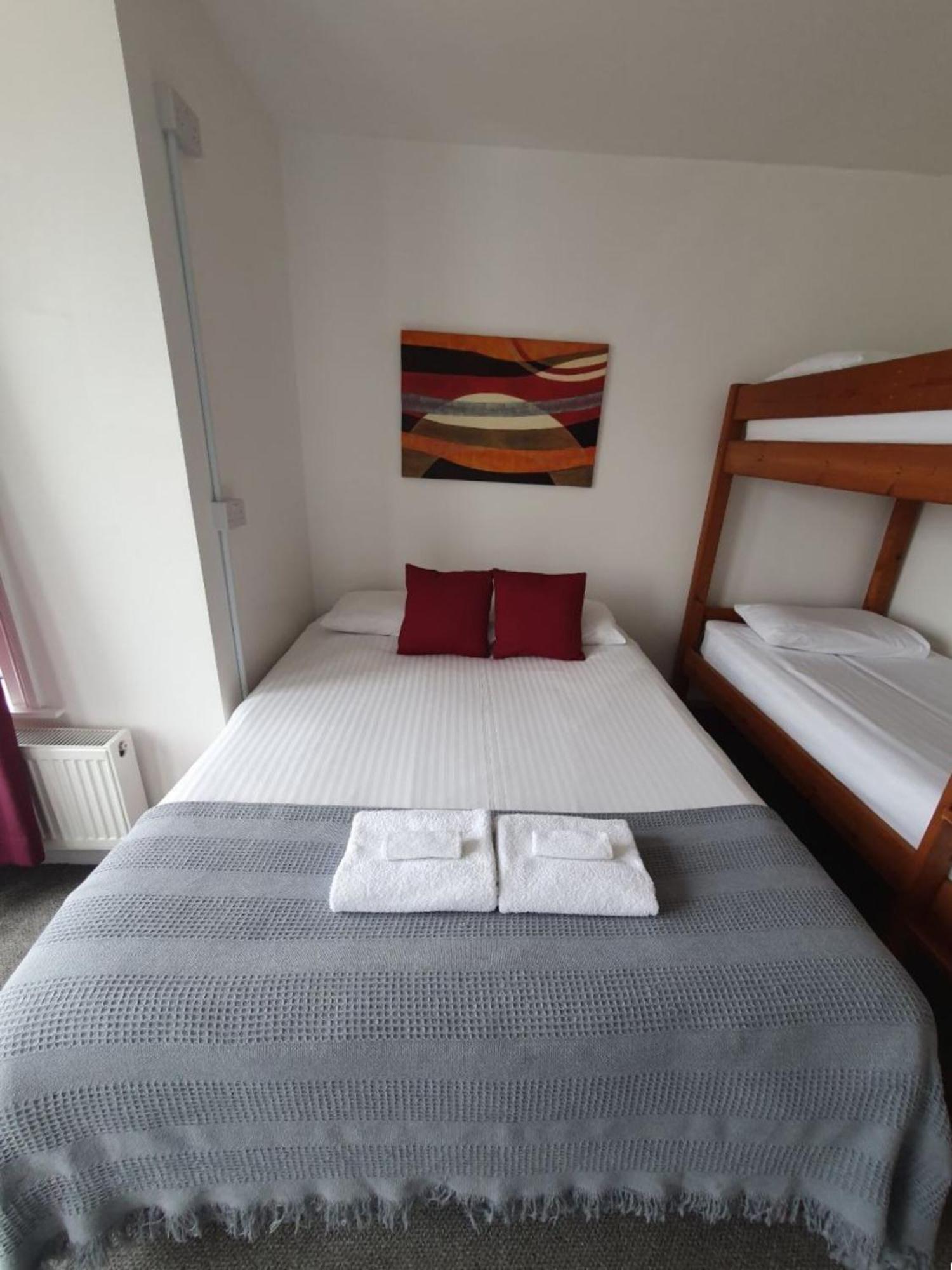 Reef Hotel 2*